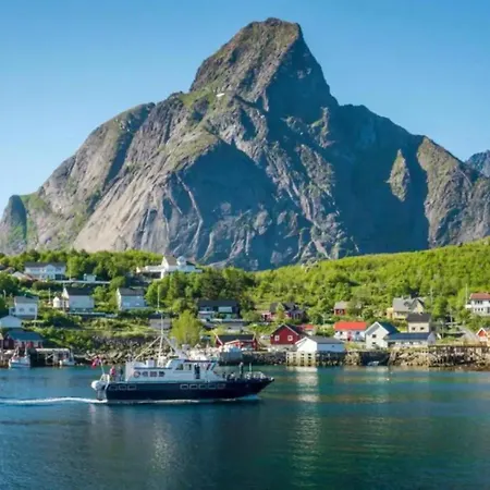 Madelhea Cabin- Seaview