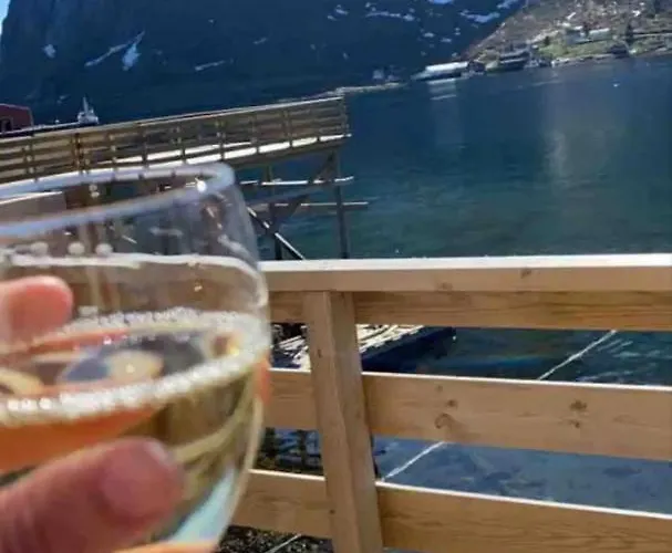 Madelhea Cabin- Seaview Reine